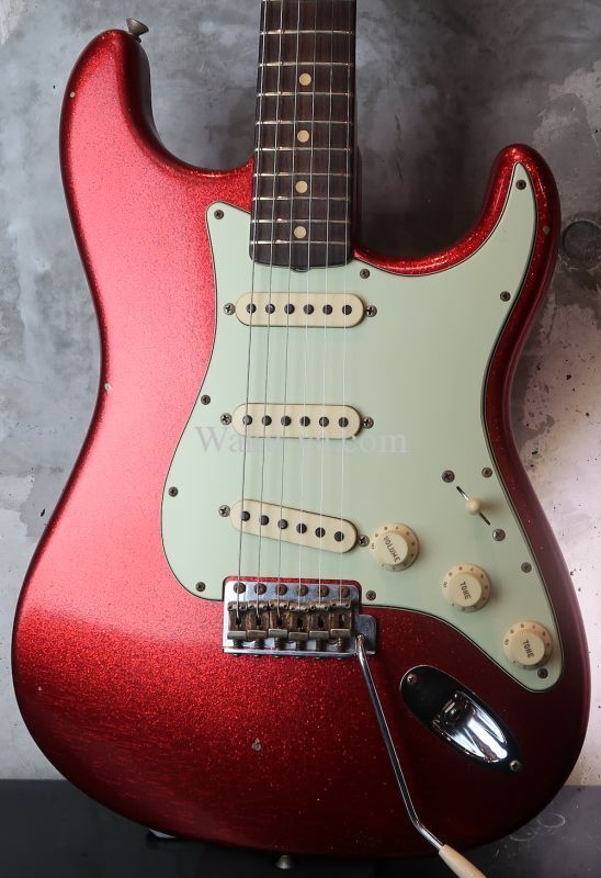 画像1: Fender Custom Shop 1963 Stratocaster Journeyman Relic Faded Red Sparkle 