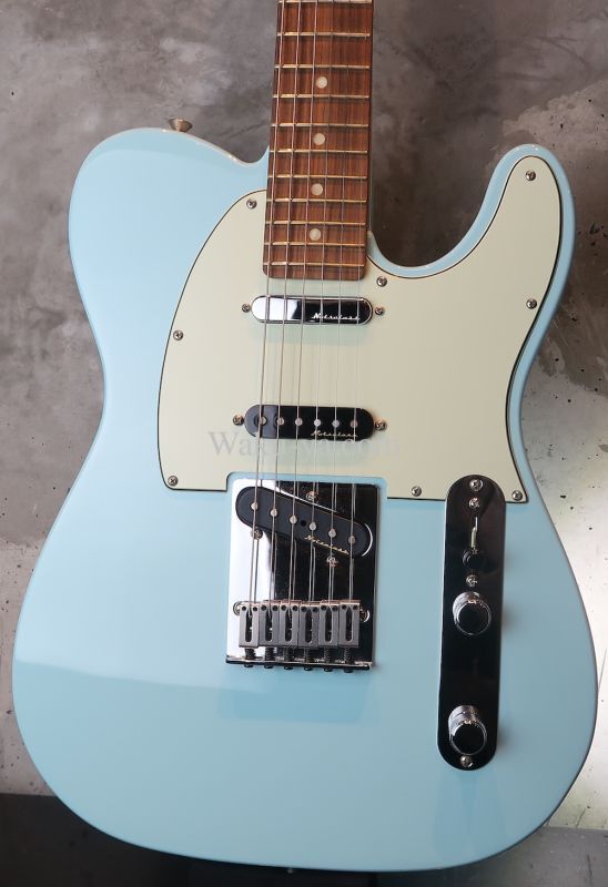 画像1: Fender Deluxe Nashville Telecaster / Daphne Blue
