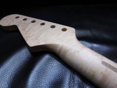 画像2: WARMOTH Radius Ebony / Birdseye Maple Neck 22F / Small head STRATOCASTER® 