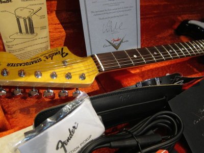 画像1: Fender Custom Shop / Limited 69 Stratocaster NOS / Three Tone Sunburst