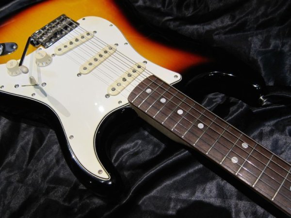 画像3: Fender Custom Shop / Limited 69 Stratocaster NOS / Three Tone Sunburst (3)