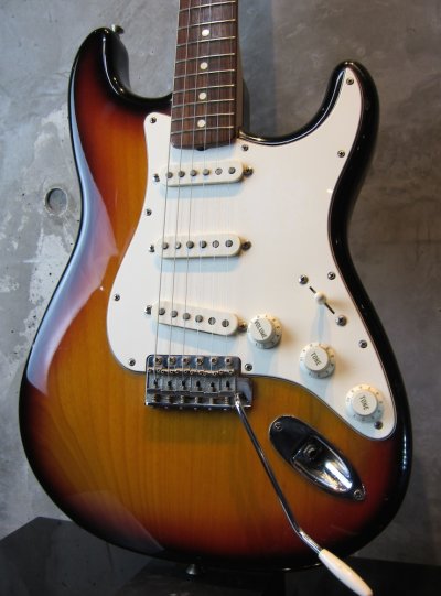 画像3: Fender USA '62 Reissue STRATOCASTER / Sunburst 