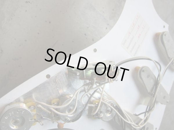 画像2: Fender USA Stratocaster Pickguard Assembly  (2)