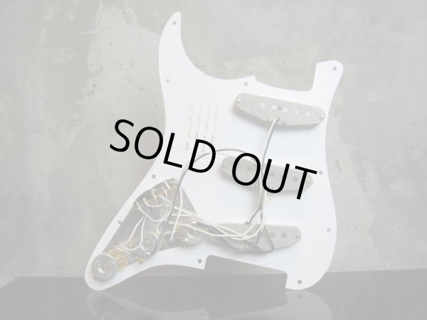 画像1: Fender USA Stratocaster Pickguard Assembly  (1)