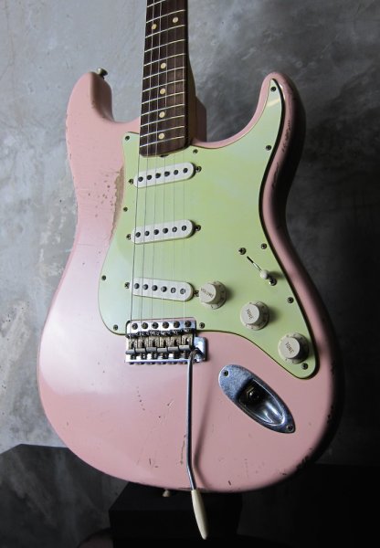 画像2: Fender USA Custom Shop Stratocaster Shell Pink / Hard Relic  (2)