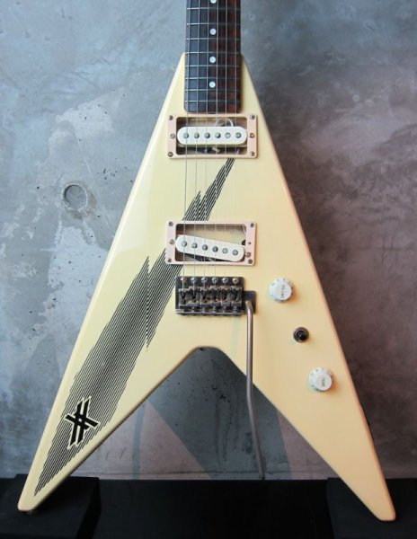 画像2: Aria Pro II XX-DLX Flying V Yngwie Malmsteen (2)