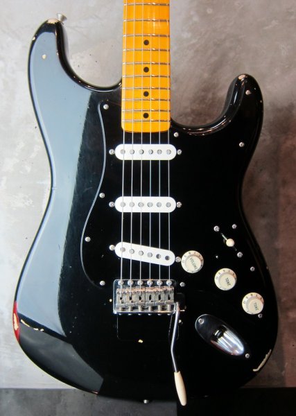 画像1: Fender Custom Shop David Gilmour "Relic" Stratocaster / Black  (1)