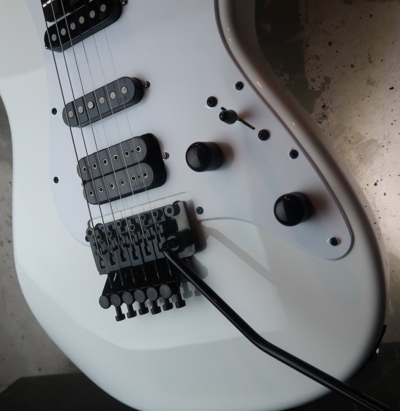 画像10: Jackson Custom Shop Adrian Smith sig San Dimas EB / Snow White (10)