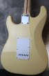 画像2: Fender USA Yngwie Malmsteen Stratocaster Vintage White / Maple   (2)