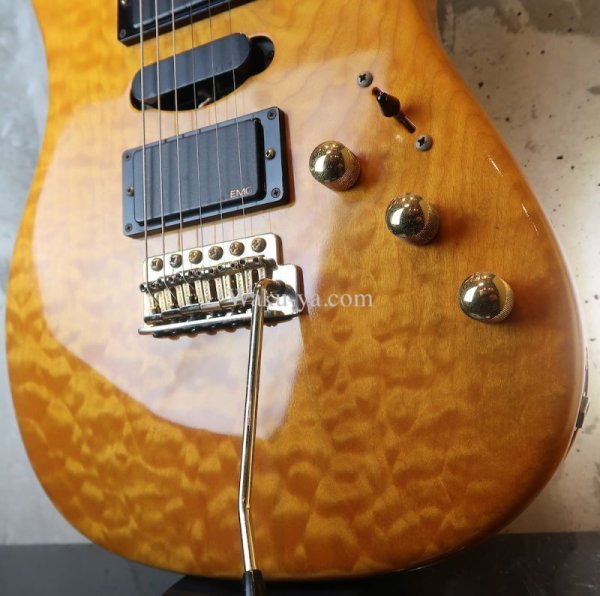画像13: Valley Arts Custom Pro USA Quilted Maple H-S-H / Natural Amber (13)
