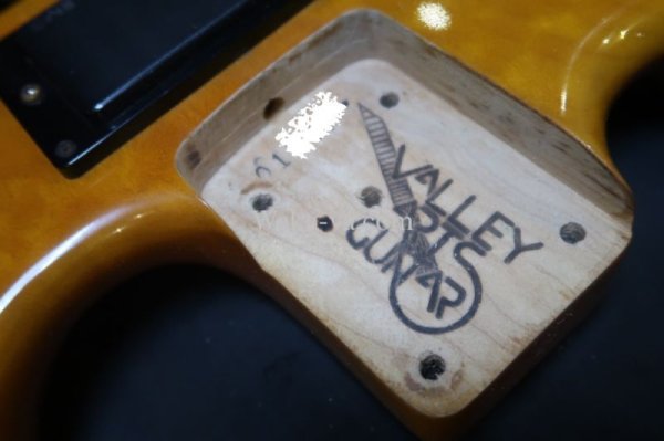 画像16: Valley Arts Custom Pro USA Quilted Maple H-S-H / Natural Amber (16)