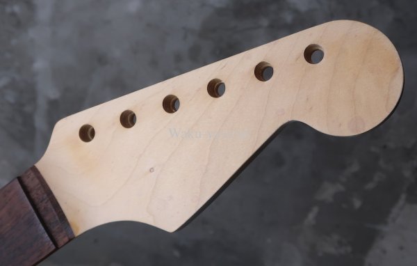 画像1: Fender ST-62  Rose Neck / Unpainted  / Used (1)