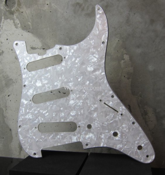 画像1: Pearl Pickguard for Stratocaster (1)