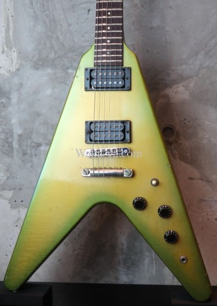 画像1: 　Gibson USA Flying V 1984 Green Burst   (1)