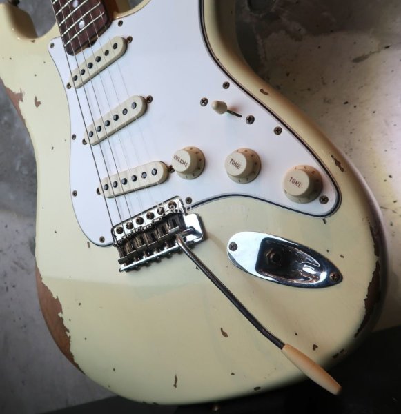 画像10: Fender Custom Shop '69 Stratocaster Heavy  Relic / Vintage White (10)