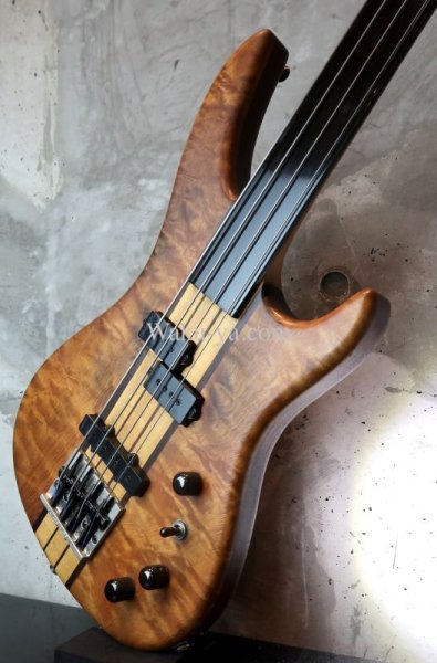 画像9: B.C. Rich USA Innovator Fretless Bass '95 (9)