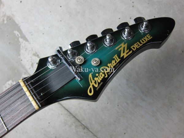 画像3: Aria Pro II / ZZ Custom Deluxe-V 1982 Blue Black Sunburst  (3)