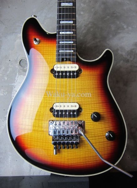 画像7: EVH Wolfgang Flame Maple Top Three Tone Sunburst (7)
