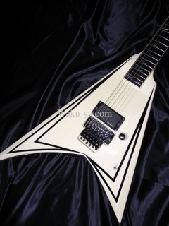Washburn PS2000 White / Paul Stanley Signature Model - 和 Washburn PS2000 White / Paul Stanley Signature Model - 和