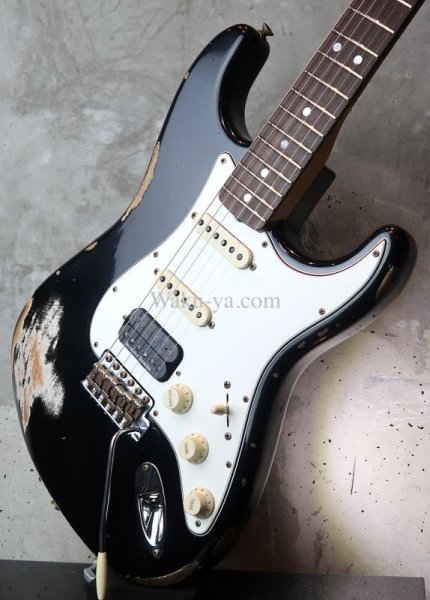 画像9: Fender Custom Shop 1969 S-S-H  Stratocaster  Heavy Relic  Black (9)