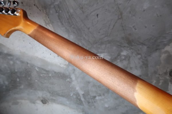 画像8: Fender Custom Shop 1969 S-S-H  Stratocaster  Heavy Relic  Black (8)