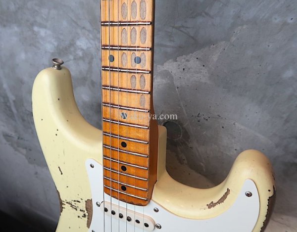 画像10:  Fender Custom Shop 1956 Stratocaster Heavy Relic FRT / Vintage White (10)