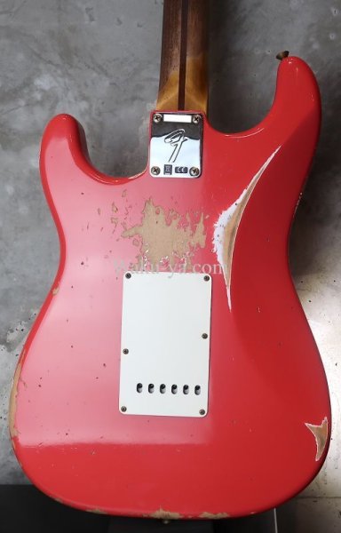 画像2: Fender Custom Shop '69 Stratocaster Heavy Relic SSH / Fiesta Red (2)
