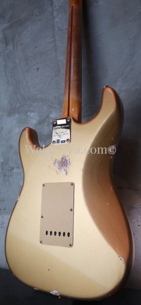 画像6: Fender Custom Shop Limited Edition 1955 Stratocaster Bone Tone  / HLE Gold Aged Relic (6)