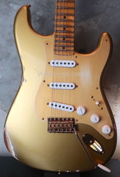 画像1: Fender Custom Shop Limited Edition 1955 Stratocaster Bone Tone  / HLE Gold Aged Relic (1)