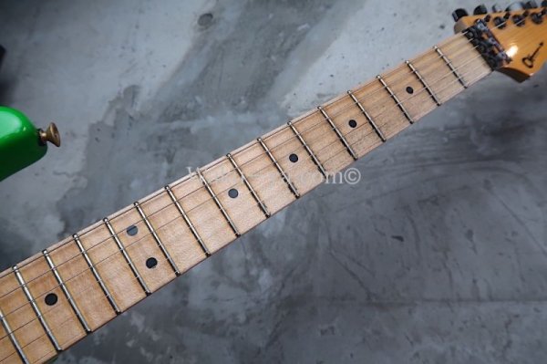 画像4:  Charvel Custom Shop Green Meanie / Steve Vai / Heavy Relic (4)