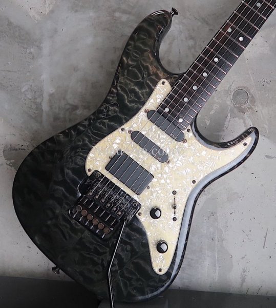 画像1: ☆期間限定　驚愕の大特価☆ Valley Arts Custom Pro USA  Quilt Maple Top 90's / Trans Black  (1)