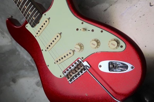 画像11:  Fender Custom Shop 1963 Stratocaster Journeyman Relic Faded Red Sparkle  (11)