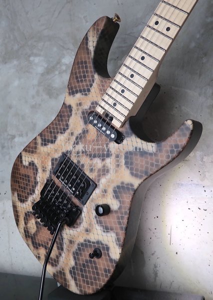 画像9: ♫即納可能☆ Charvel USA Custom Shop Warren De Martini/  Signature / SnakeSkin Graphic　(1) (9)