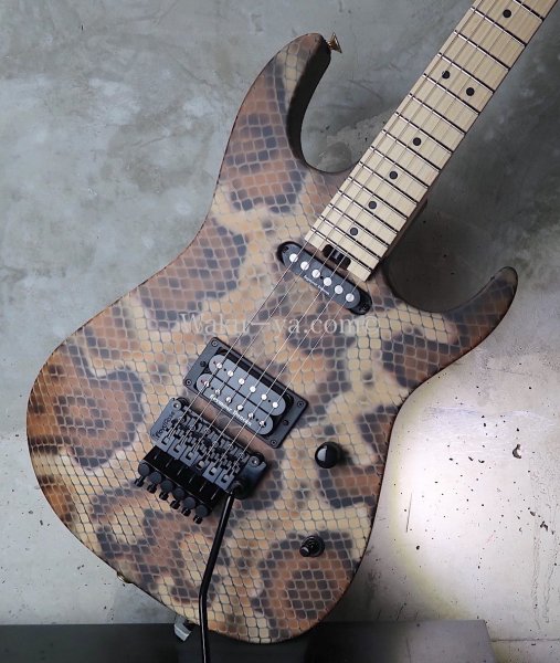 画像9: Charvel USA Custom Shop Warren De Martini/  Signature / SnakeSkin Graphic (2) (9)