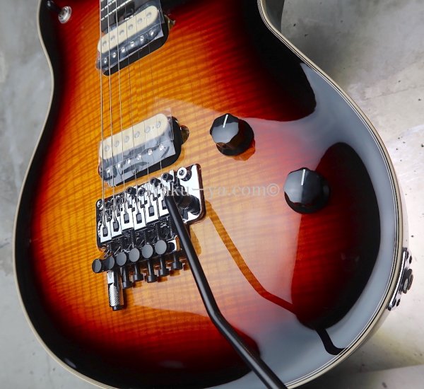 画像11: EVH Wolfgang  "5A" Flamed Maple Top  3-Color Sunburst (11)