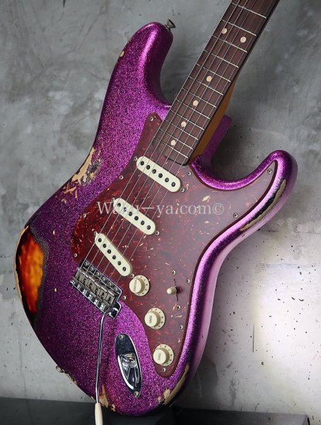 画像9: Fender Custom Shop ’62 Stratocaster Heavy Relic / Magenta Sparkle  (9)