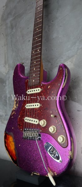 画像5: Fender Custom Shop ’62 Stratocaster Heavy Relic / Magenta Sparkle  (5)