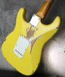 画像12: Fender Custom Shop '69 Stratocaster Heavy Relic Reverse Headstock / Aged Canary Yellow  (12)