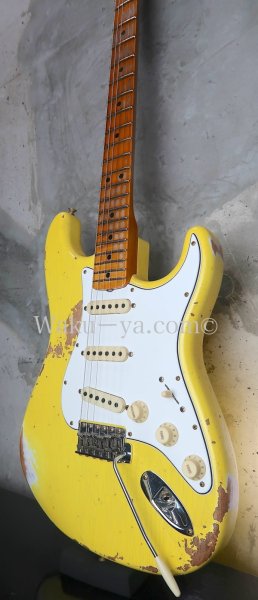 画像5: Fender Custom Shop '69 Stratocaster Heavy Relic Reverse Headstock / Aged Canary Yellow  (5)