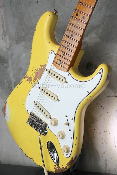 画像9: Fender Custom Shop '69 Stratocaster Heavy Relic Reverse Headstock / Aged Canary Yellow  (9)