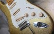 画像11: Fender Custom Shop 1957 Stratocaster Relic  / Gold Sparkle  (11)