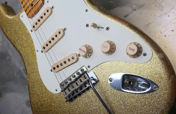 画像11: Fender Custom Shop 1957 Stratocaster Relic  / Gold Sparkle  (11)