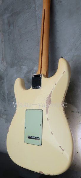 画像6: Fender Custom Shop Custom Deluxe S-1 Stratocaster  S-S-H  Relic / Aged Vintage White (6)