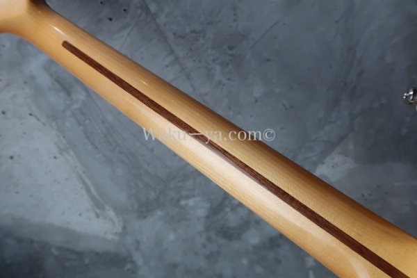 画像8: Fender Custom Shop Custom Deluxe S-1 Stratocaster  S-S-H  Relic / Aged Vintage White (8)