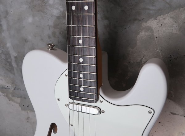 画像7: Fender MIJ Limited Telecaster® Thinline / Kusumi White (7)