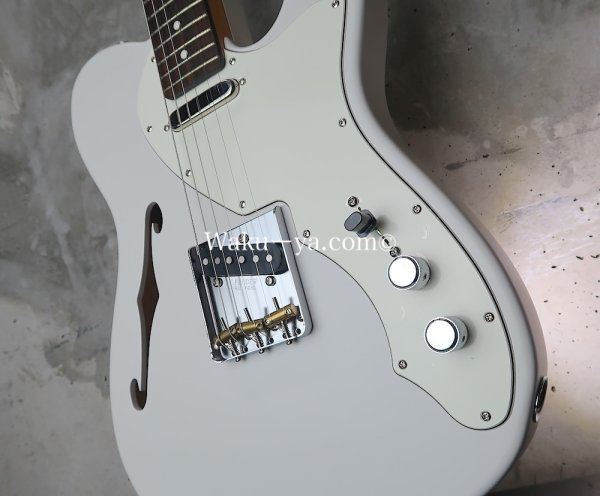 画像11: Fender MIJ Limited Telecaster® Thinline / Kusumi White (11)
