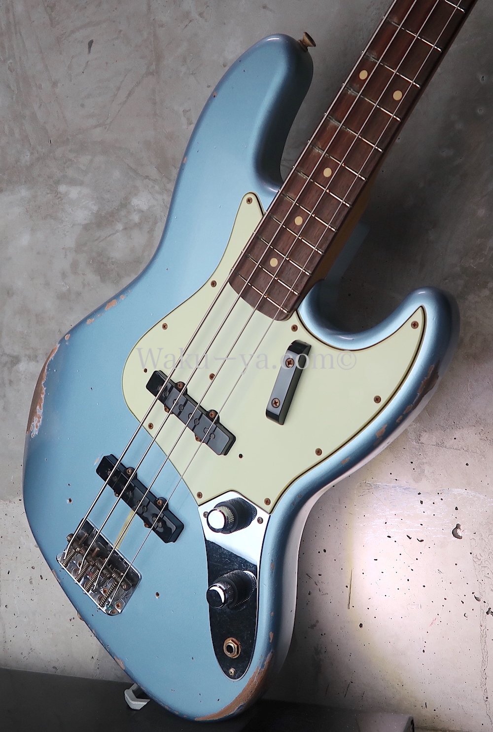 Fender Custom Shop '60 Jazz Bass Relic / Ice Blue Metallic